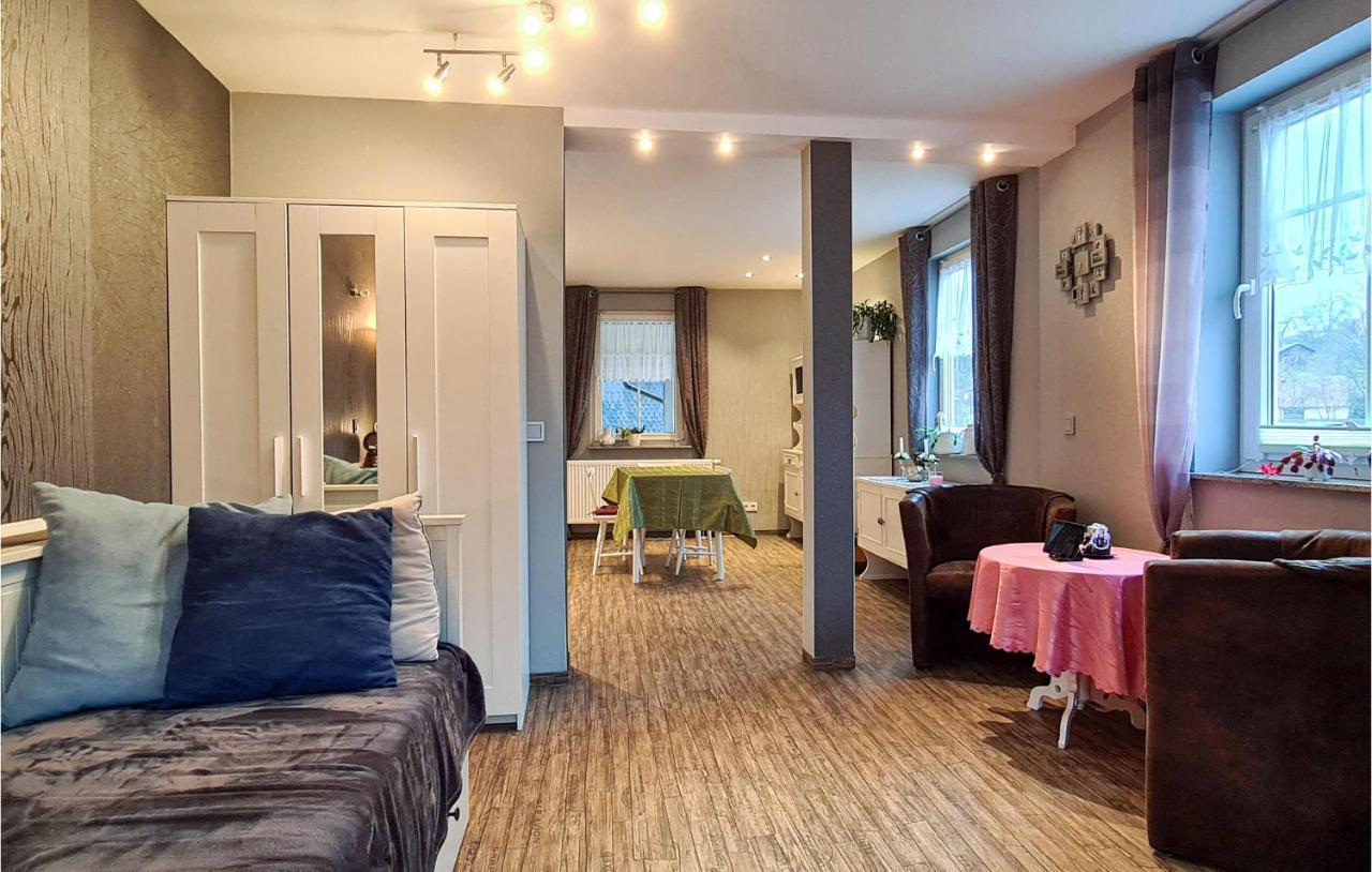 2 Bedroom Cozy Apartment In Suhl Exteriör bild